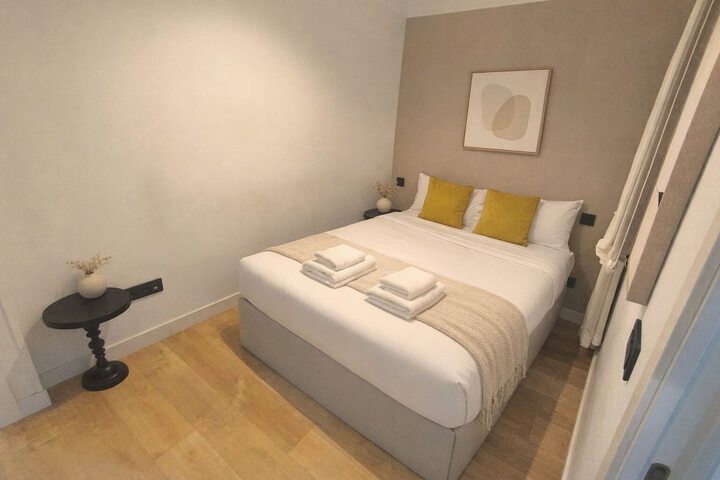 Room 13 of 71