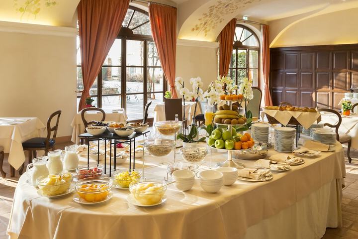 Breakfast/Coffee Service 12 of 19