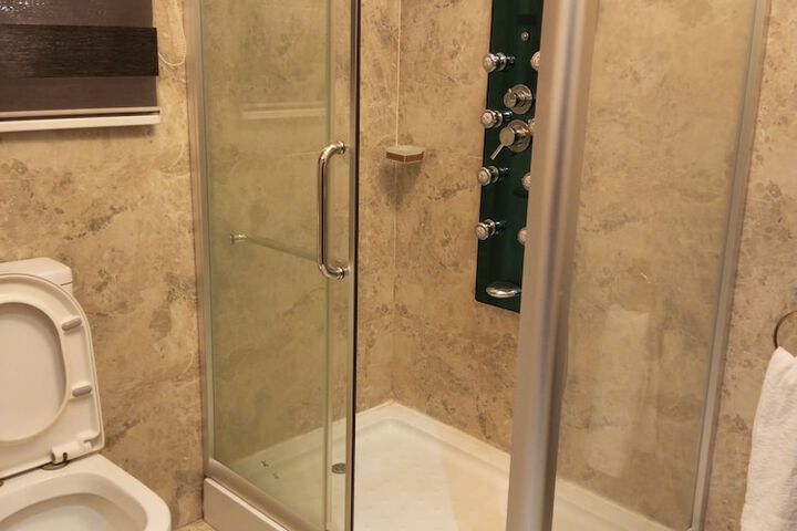 Room 54 of 77
