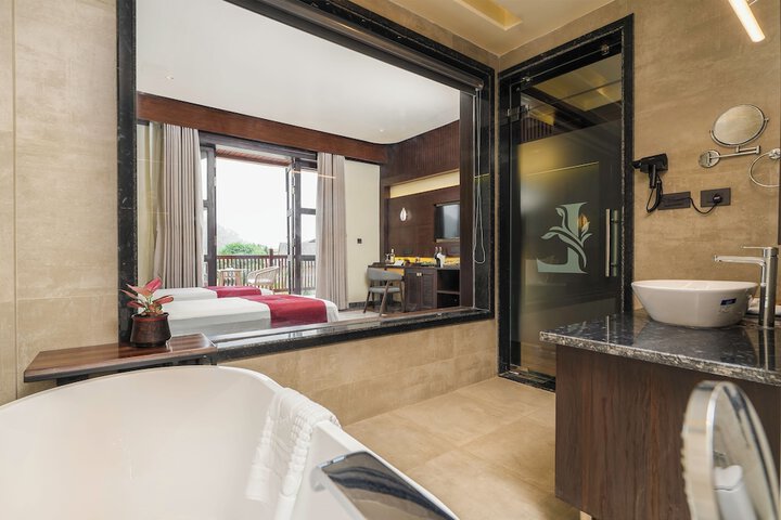 Room 32 of 104