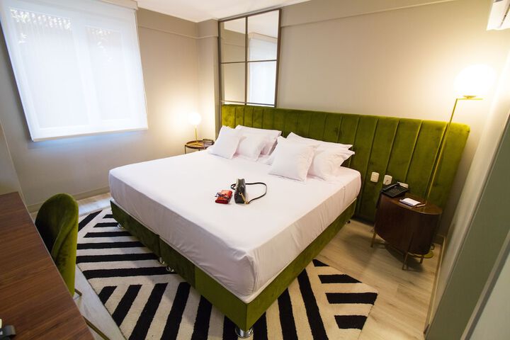 Room 25 of 49