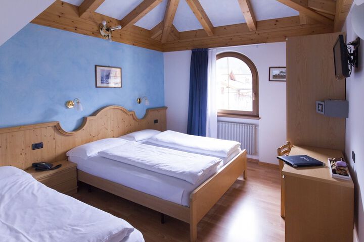 Room 7 of 25