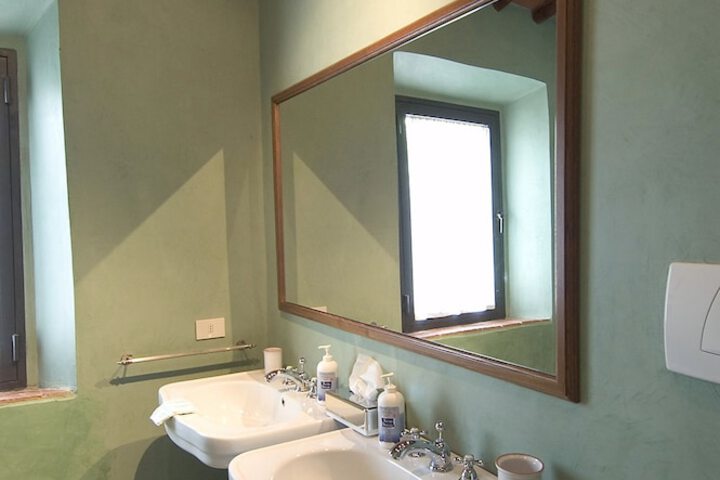 Room 36 of 68