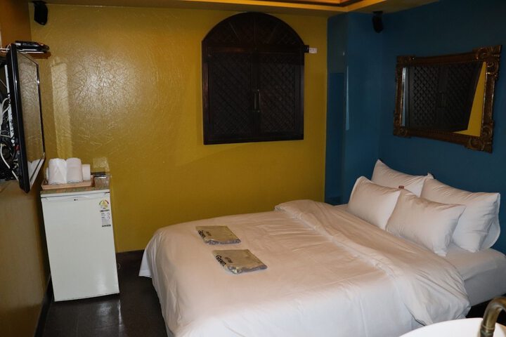 Room 3 of 46