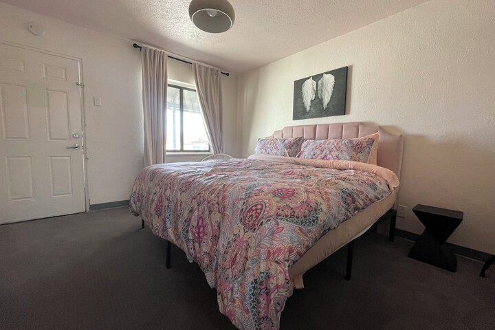 Room 34 of 131