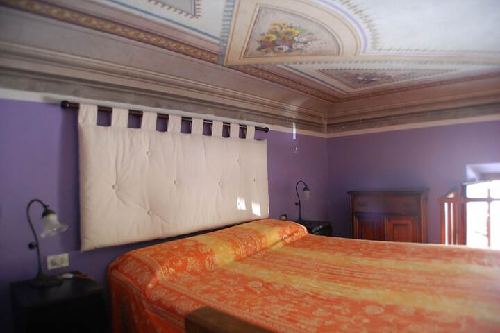 Room 3 of 60