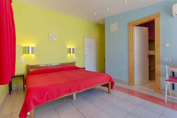 Room 10 of 57
