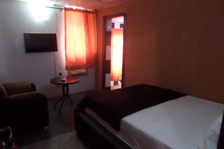 Room 3 of 9