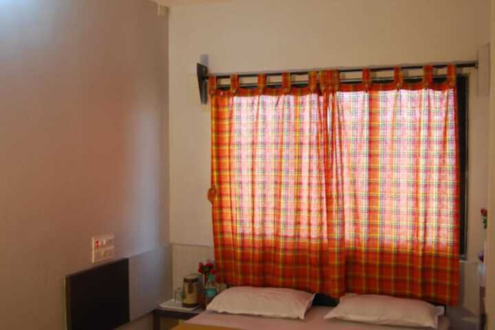 Room 14 of 30