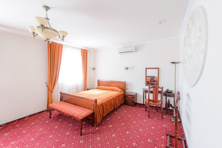Room 12 of 15