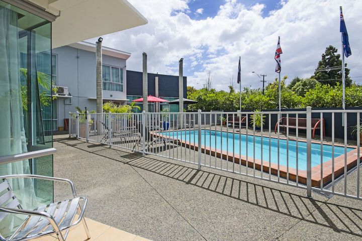 Pool Hotel