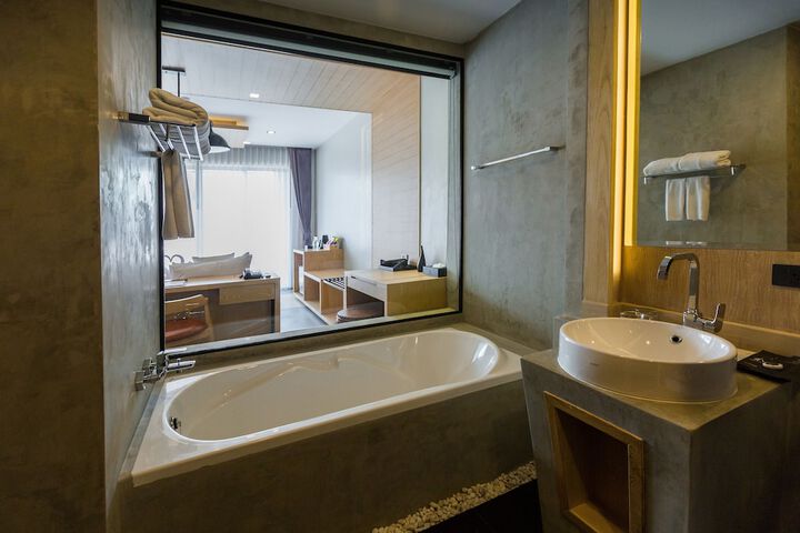 Room 65 of 118