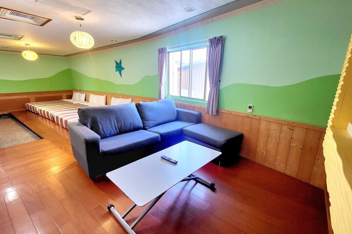 Room 28 of 68