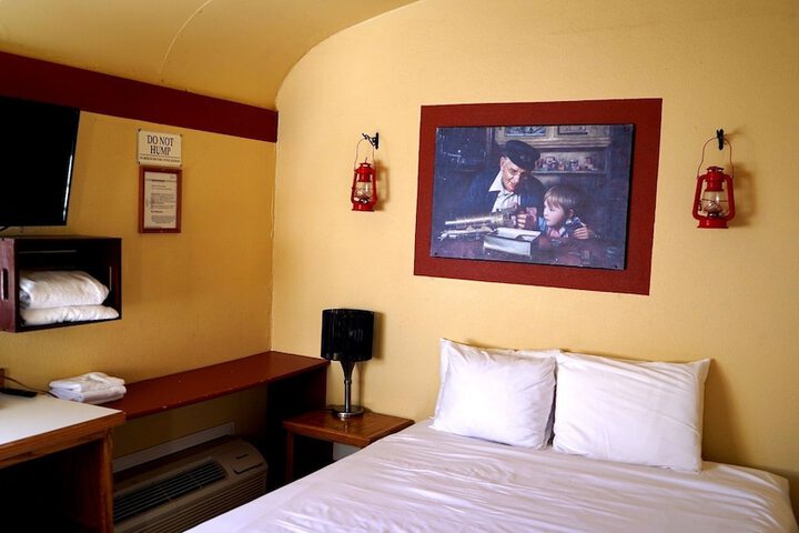 Room 4 of 69