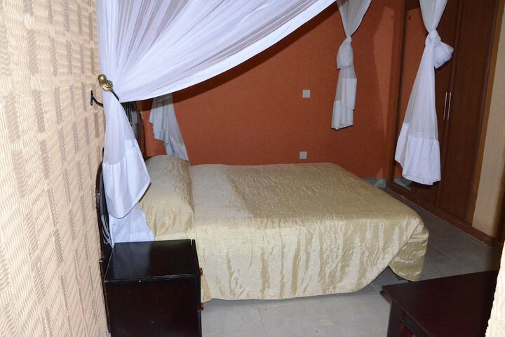 Room 6 of 21