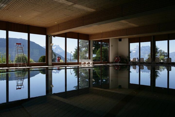 Pools & Facilities