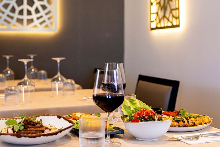 Dining 63 of 82