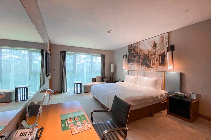 Room 8 of 55