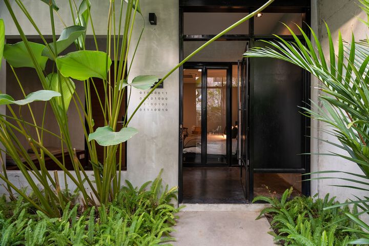 Hotel Exterior 36 of 36