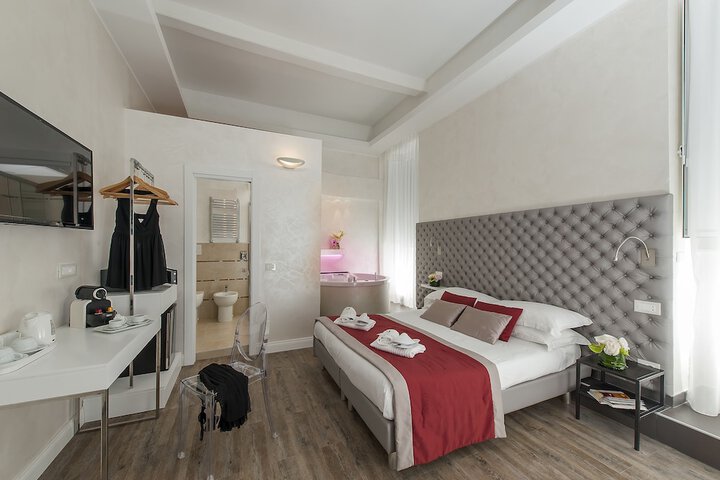Room 73 of 94