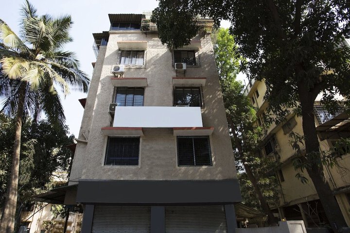 OYO 27994 HOTEL ROYAL COMFORT