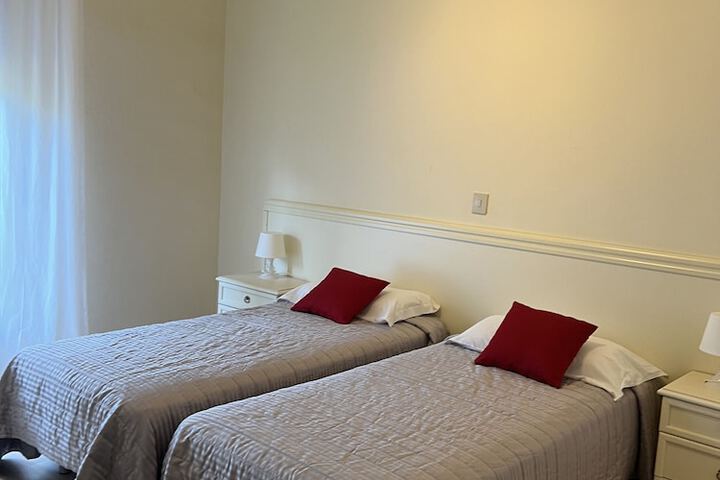 Room 37 of 154