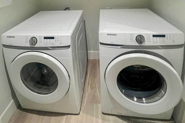 Laundry 17 of 172