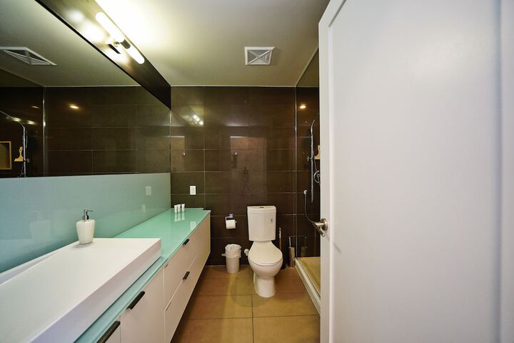 Room 340 of 448