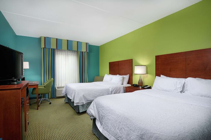 2 Queen Beds (2 of 7)