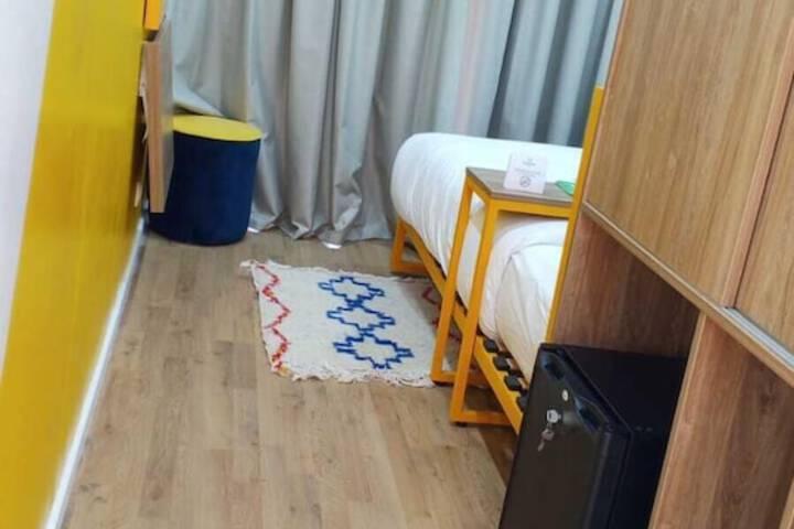 Room 13 of 18
