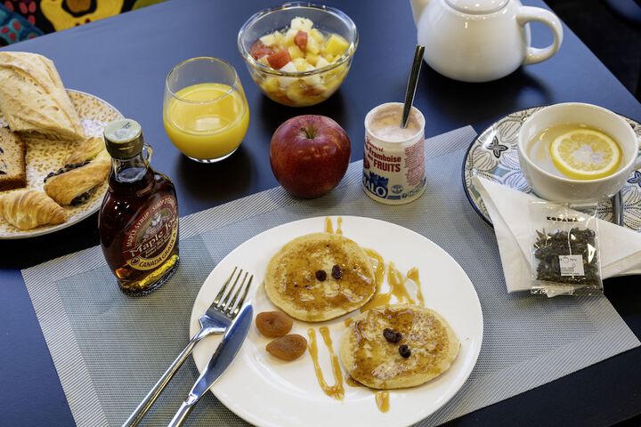 Breakfast/Coffee Service 88 of 92