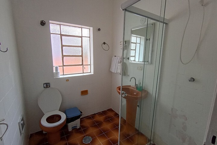 Room 105 of 118