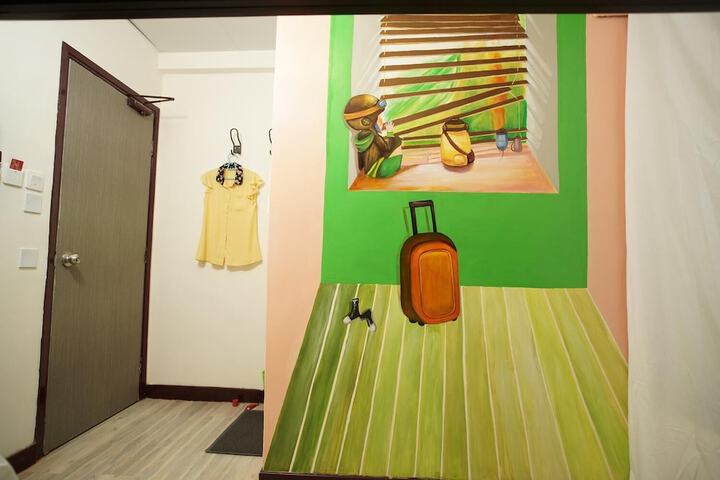 Room 21 of 31