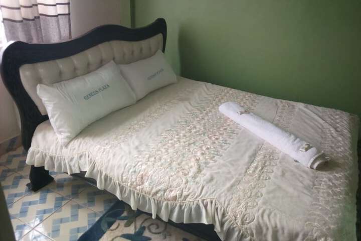 Room 5 of 18