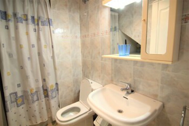 Room 2 of 11