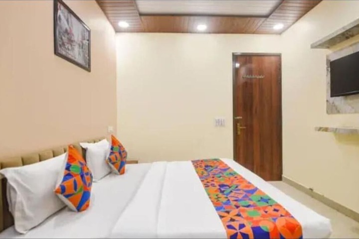 Room 4 of 19