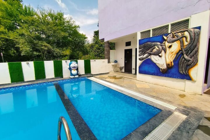 Pool 7 of 11