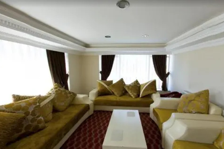 Room 3 of 9
