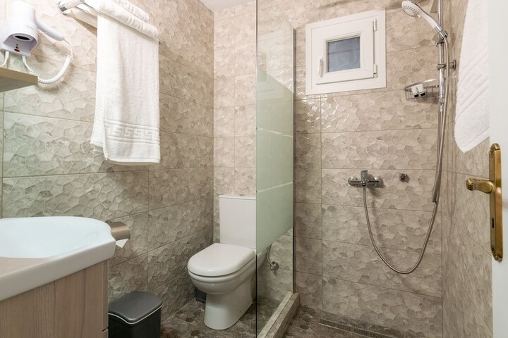 Room 18 of 29