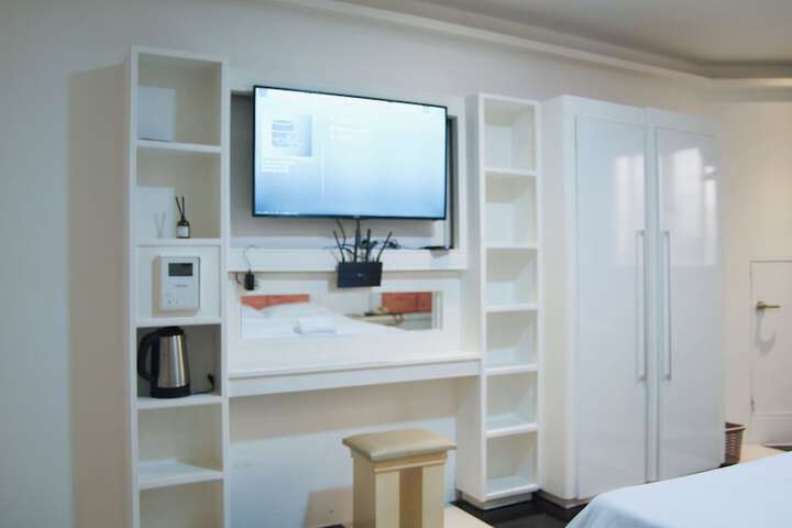 Room 27 of 127
