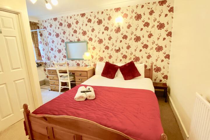 Room 3 of 40