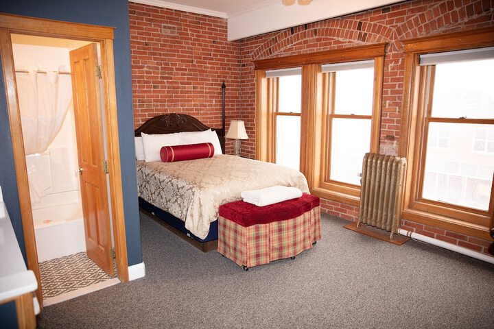 Room 53 of 120