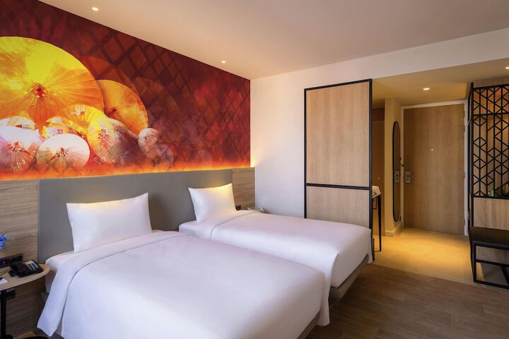 Room 16 of 93