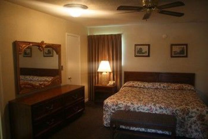 Room 14 of 24