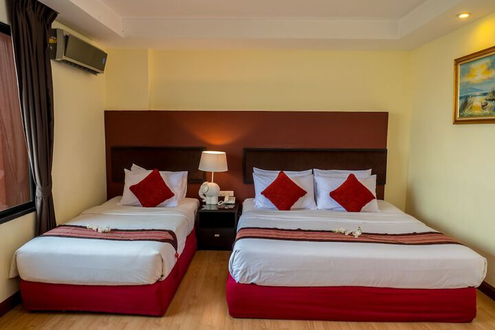 Room 6 of 26