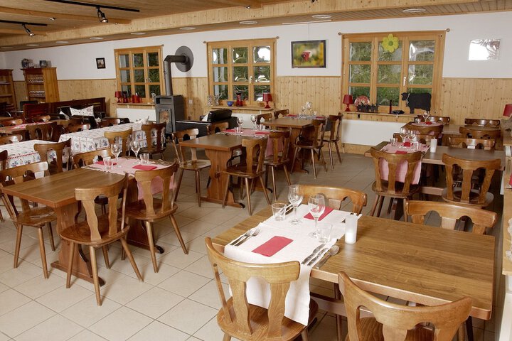 Dining 40 of 64