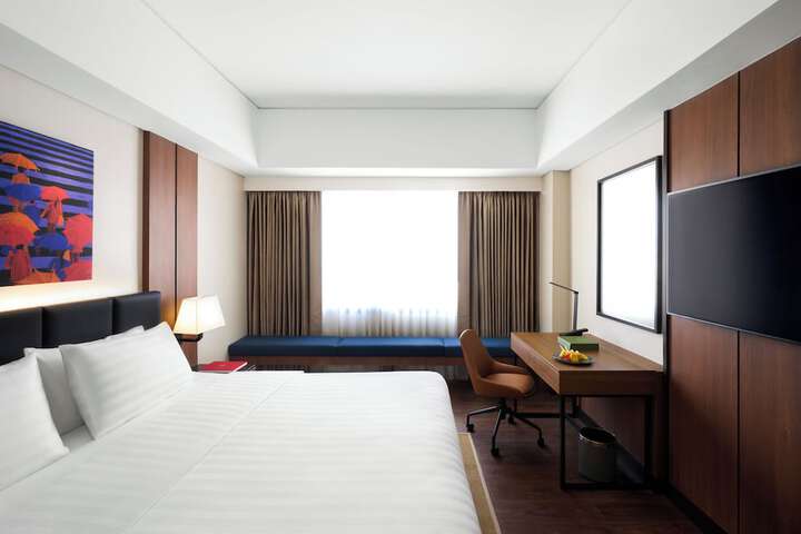 Room 20 of 37