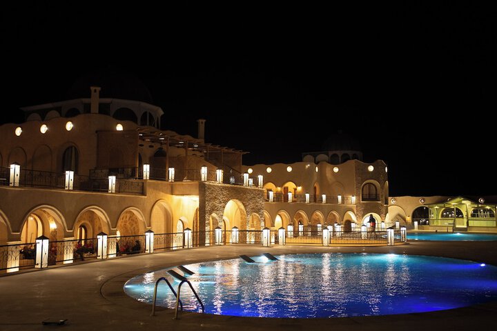Pool 37 of 61