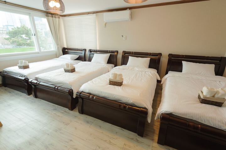 Room 12 of 86