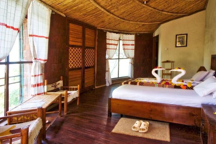Room 8 of 35